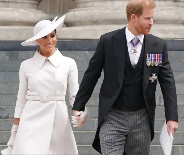 Harry and Meghan begin “quasi-royal” Australia tour