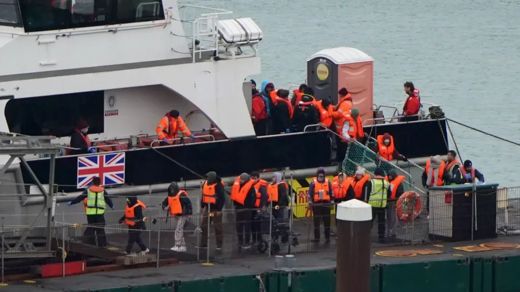 AI will be used to estimate age of asylum seekers from next year