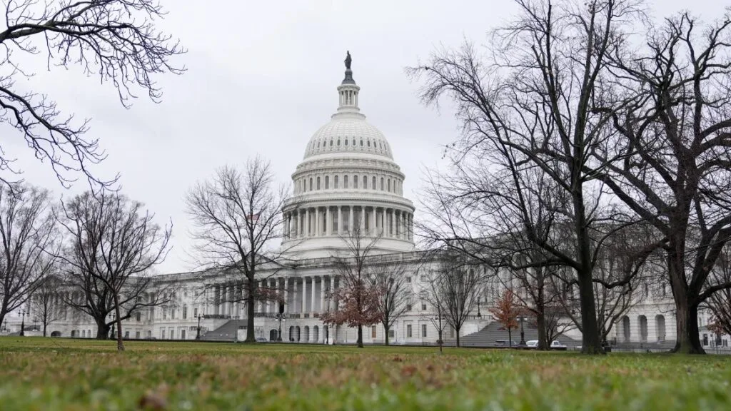 US Secret Service investigates reports of shots near White House