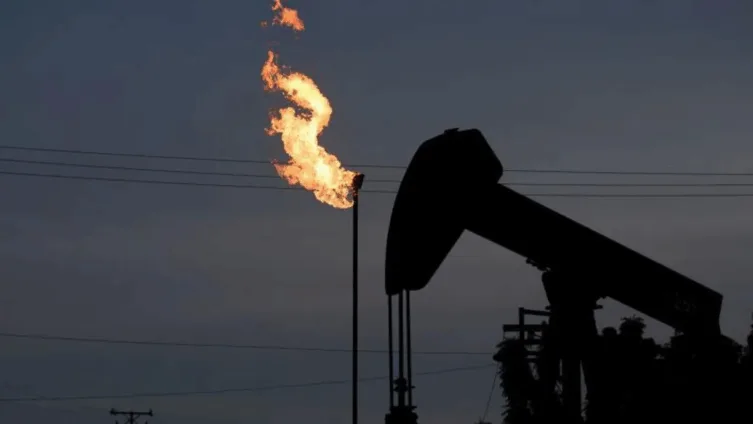 Oil slips after US-Iran conclude talks in Switzerland