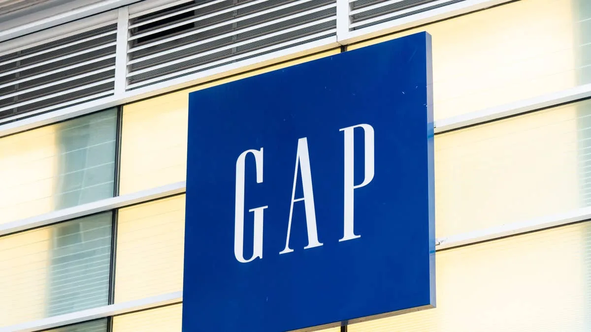 Gap’s Best-Selling $30 Tees Are on Sale for $14 in 10 Beautiful Colors