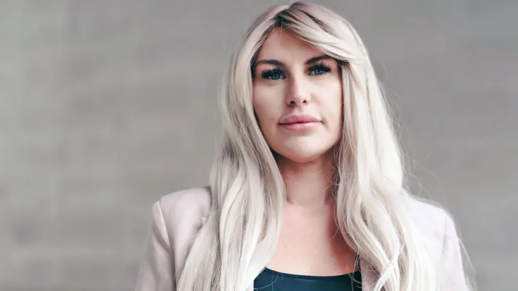 OnlyFans ‘agents’ control and threaten creators while taking half their earnings, BBC finds
