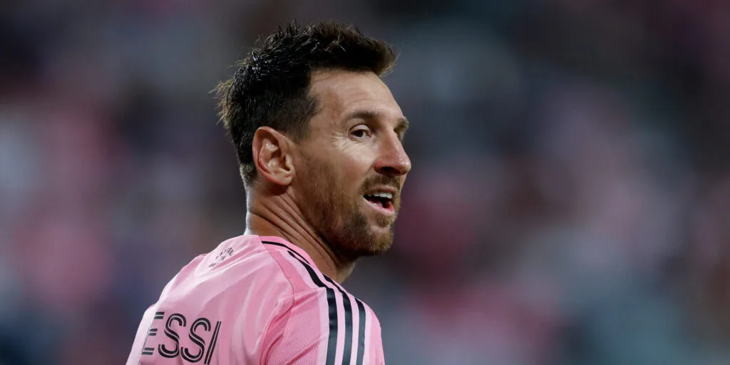 Messi diagnosed with left hamstring fatigue, return plan uncertain