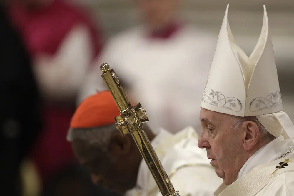 Pope: Sorry I lost patience with hand-shaker who yanked me