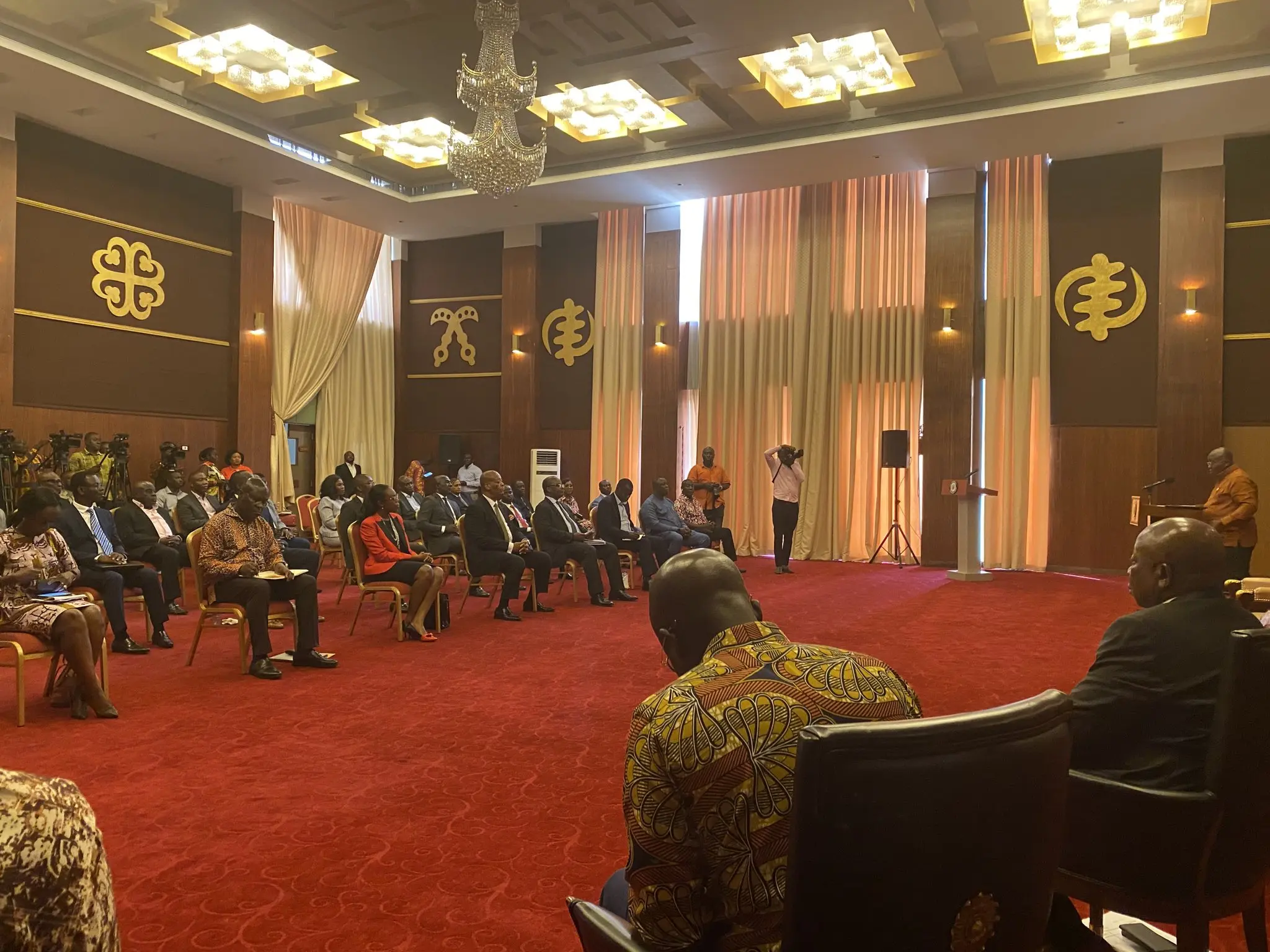 Akufo-Addo charges industry leaders to ramp up local production in COVID-19 fight